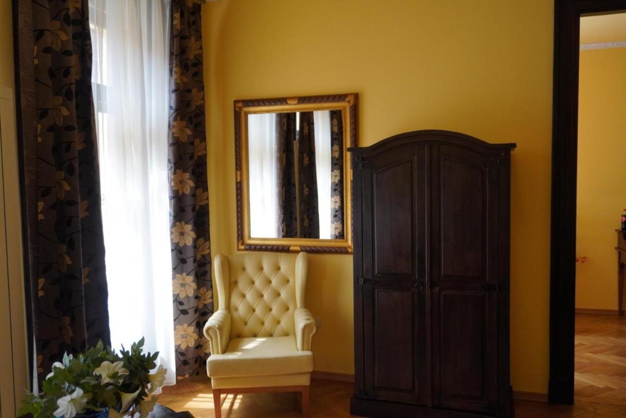 Casa Republicii Pensiune Brașov